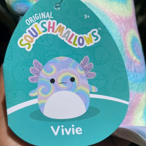 🌈Squishmallows Vive the Rainbow Tie-dye Axolotl - Picture 5 of 7